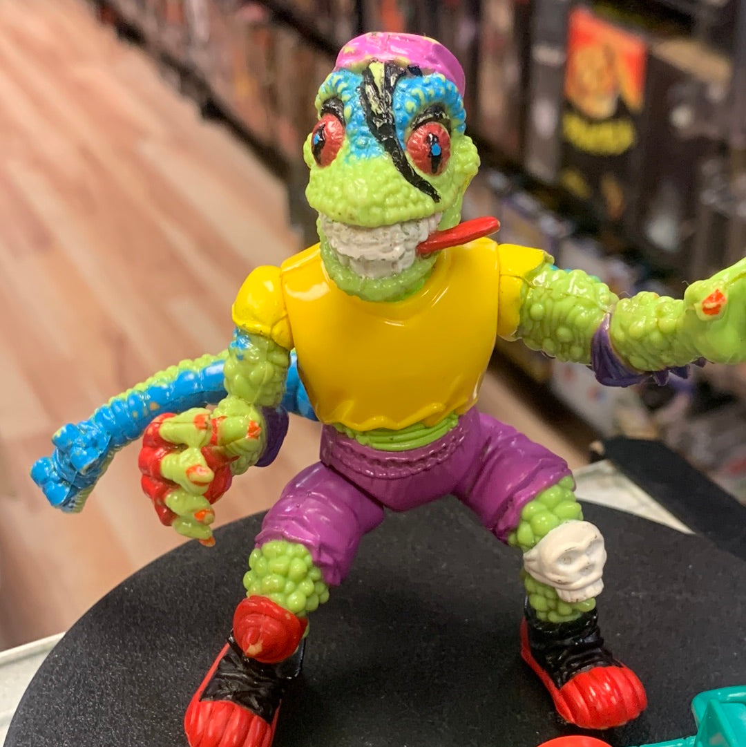 Mondo Gecko 0824 (Vintage TMNT NInja Turtles, Playmates) COMPLETE