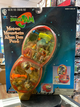 Vintage Moron Mountain Alien Fun Park (Space Jam, Mighty Max Playmates) SEALED