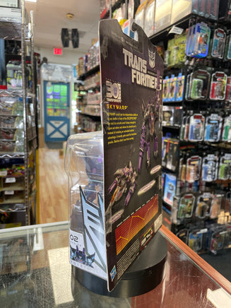 Skywarp Deluxe Class (Transformers Generations Thrilling 30, Hasbro) - Bitz & Buttons