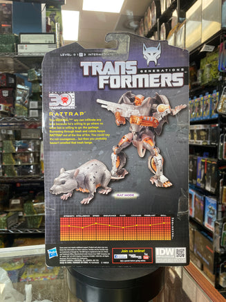 Rattrap Deluxe Class (Transformers Generations Thrilling 30, Hasbro) - Bitz & Buttons