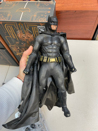 Batman Suicide Squad 1/6 MMS409 (DC, Batman, Hot Toys) COMPLETE - Bitz & Buttons