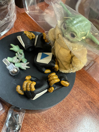 The Mandalorian & Grogu 1/4th Quarter Scale (Star Wars, Hot Toys) COMPLETE - Bitz & Buttons