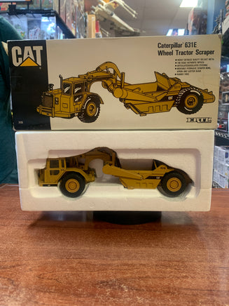 Caterpillar 631E Wheel Tractor Scraper 1/50 Scale ( Vintage ERTL, CAT) - Bitz & Buttons