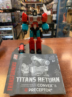 Perceptor Titans Return With Gun (Transformers WFC, Hasbro) - Bitz & Buttons