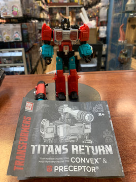 Perceptor Titans Return With Gun (Transformers WFC, Hasbro)