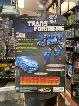 Autobot Skids Deluxe Class (Transformers Generations Thrilling 30, Hasbro) - Bitz & Buttons