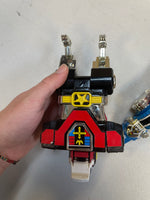 Metal Diecast 5 Lions Form A (Voltron Defender, Trendmasters) **COMPLETE** - Bitz & Buttons