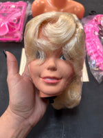 Barbie Make Me Pretty #7921 (Barbie, Mattel) **Unused contents** - Bitz & Buttons