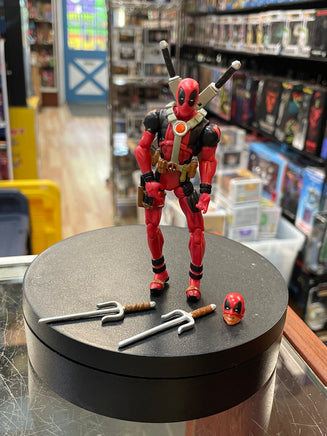 Deadpool Origins 3.75 (Marvel, Hasbro) COMPLETE - Bitz & Buttons