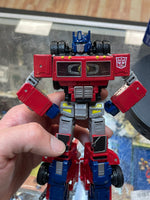 VNR 300 Optimus Prime (Volvo, Transformers Generations, Hasbro Takara Tomy) INCOMPLETE