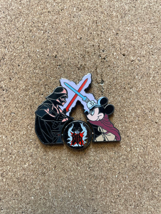 Mickey Mouse lightsaber Dual (Walt Disney World, Pin Traders) - Bitz & Buttons