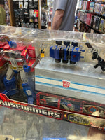 Optimus Prime with Trailer (Transformers Masterpiece, Hasbro) **SEALED**