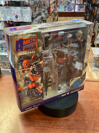 Deathstroke (Revoltech Amazing Yamaguchi, DC Comics) COMPLETE - Bitz & Buttons