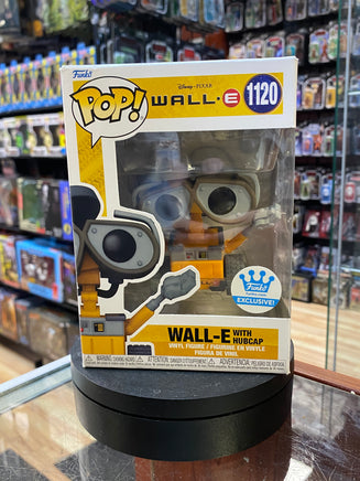 Wall-E With Hubcap #1120 (Funko Pop, Disney Pixar) - Bitz & Buttons