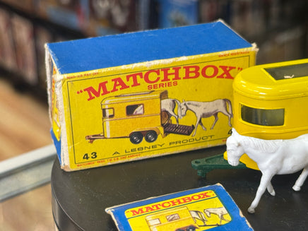 Yellow Pony Trailer with Horses Diecast (Vintage Matchbox, Lesney) - Bitz & Buttons