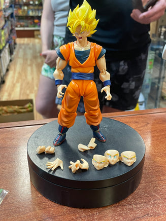 Son Goku Super Saiyan (SH Figuarts Tamashii Nations, Dragon Ball Z) **COMPLETE** - Bitz & Buttons