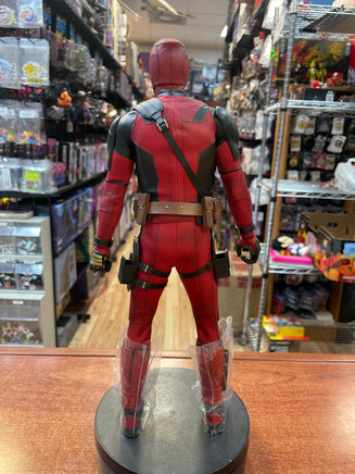Deadpool MMS746 (Sideshow, Deadpool & Wolverine) - Bitz & Buttons