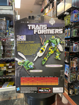 Waspinator IDW Deluxe Class (Transformers Generations Thrilling 30, Hasbro) - Bitz & Buttons