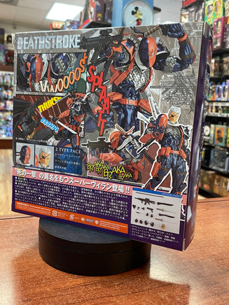 Deathstroke (Revoltech Amazing Yamaguchi, DC Comics) COMPLETE - Bitz & Buttons