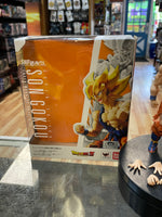 Super Saiyan Son Goku Awakening (Dragon Ball Z, Bandai SH Figuarts) **COMPLETE**