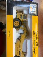 Caterpillar 631E Wheel Tractor Scraper 1/50 Scale ( Vintage ERTL, CAT) - Bitz & Buttons