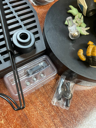 The Mandalorian & Grogu 1/4th Quarter Scale (Star Wars, Hot Toys) COMPLETE - Bitz & Buttons