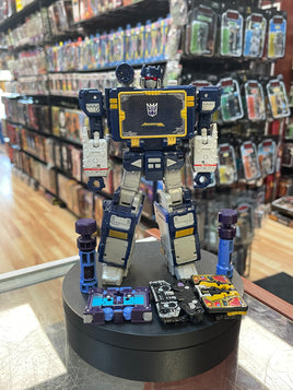 Soundwave with Laserbeak & Ravage (Transformers WFC, Hasbro)