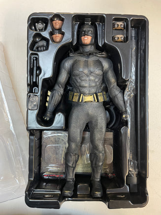 Batman Suicide Squad 1/6 MMS409 (DC, Batman, Hot Toys) COMPLETE - Bitz & Buttons