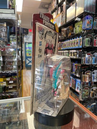 Arcee IDW Deluxe Class (Transformers Generations Thrilling 30, Hasbro) - Bitz & Buttons