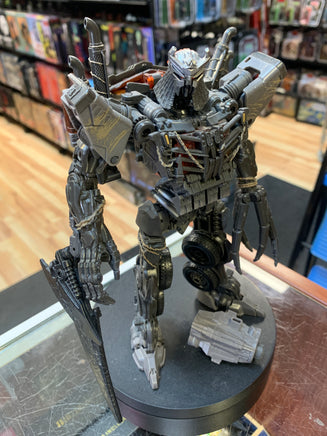 Scourge SS-101 Leader Class (Transformers Studio Series, Hasbro) - Bitz & Buttons