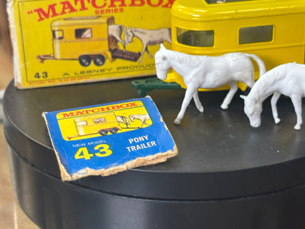 Yellow Pony Trailer with Horses Diecast (Vintage Matchbox, Lesney) - Bitz & Buttons