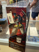 Optimus Prime with Trailer (Transformers Masterpiece, Hasbro) **SEALED**