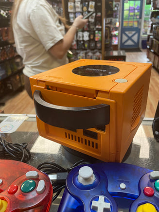 Orange Spice Gamecube with 3 Controllers (Nintendo, Vintage Video Games) **TESTED/COMPLETE** - Bitz & Buttons