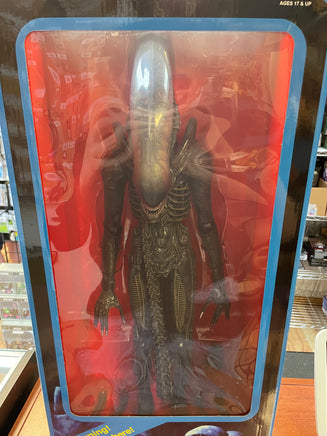 Alien Big Chap -40TH Anniversary- (Neca, Aliens) **SEALED** - Bitz & Buttons