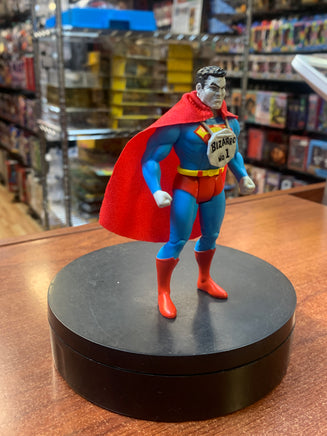 Bizarro (Super Powers, McFarlane) - Bitz & Buttons