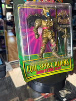 Slashing Goldar Space Alien (Vintage MMPR Power Rangers, Bandai) SEALED - Bitz & Buttons