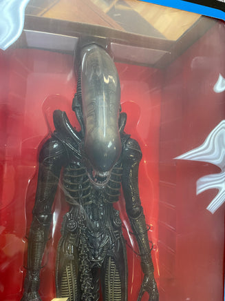 Alien Big Chap -40TH Anniversary- (Neca, Aliens) **SEALED** - Bitz & Buttons