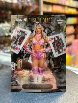 Tiffany Stratton -House of Cards- (WWE, Topps Chrome)