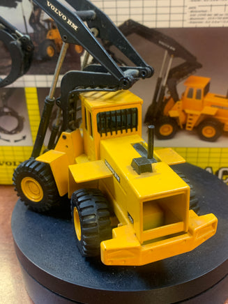 Caterpillar Compact Volvo BM L160 High Lift 1/70 ( Vintage JOAL, CAT) - Bitz & Buttons