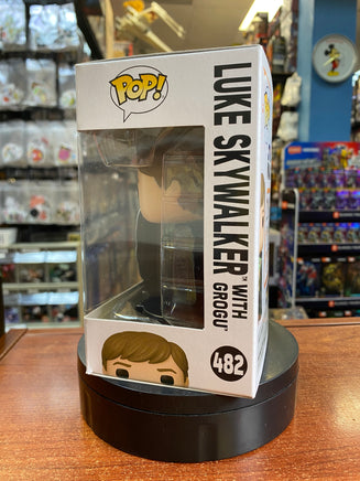 Luke Skywalker With Grogu #482 (Funko Pop, Star Wars) - Bitz & Buttons