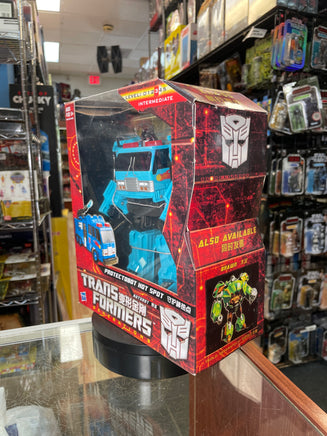 Protectobot Hot Spot Voyager Class (Transformers Generations, Hasbro) - Bitz & Buttons