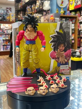 Super Saiyan 4 Son Goku (Bandai, Dragon Ball Z) **USED**