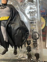 Batman Golden Age Caped Crusader One:12 Deluxe Edition (DC Comics, Mezco Toyz) COMPLETE