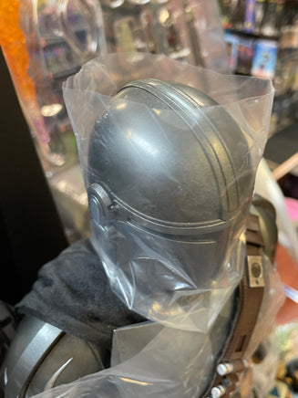 The Mandalorian & Grogu 1/4th Quarter Scale (Star Wars, Hot Toys) COMPLETE - Bitz & Buttons