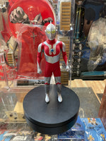 Ultra Man 1:12 (Mezco, Ultra Man)  **COMPLETE**