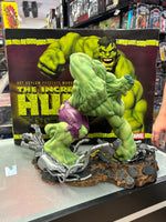Incredible Hulk Statue (Marvel Comics, Diamond Select) Open Box