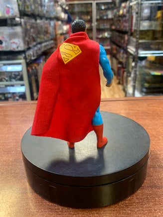 Classic Superman (Super Powers, McFarlane) - Bitz & Buttons