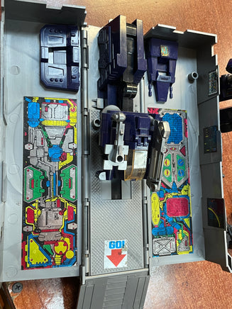 Optimus Prime Original 1984 (Transformers Retro G1, Hasbro) INCOMPLETE - Bitz & Buttons