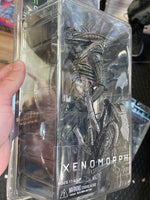 Xenomorph -Defiance- (Alien, NECA) **SEALED**