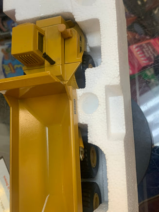 Caterpillar D350D Articulated Dump Truck 1/50 Scale ( Vintage ERTL, CAT) - Bitz & Buttons